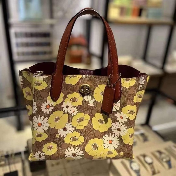 Coach Willow Tote Bag 24 In Signature Canvas With Floral Print NWT